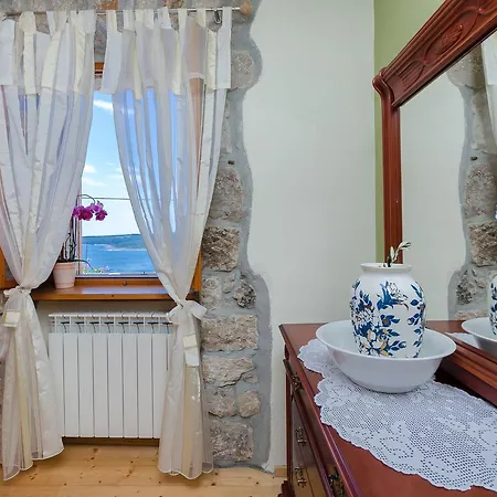House Ljuba